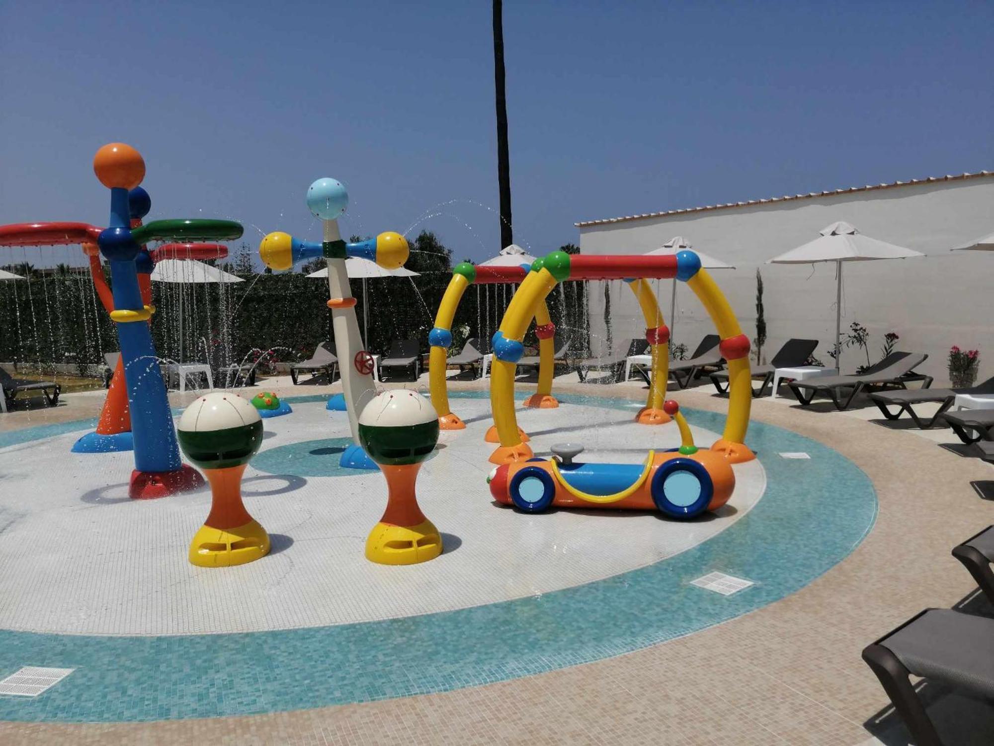 Senseana Sea Side Resort & Aquadventure 阿纳利普西 外观 照片