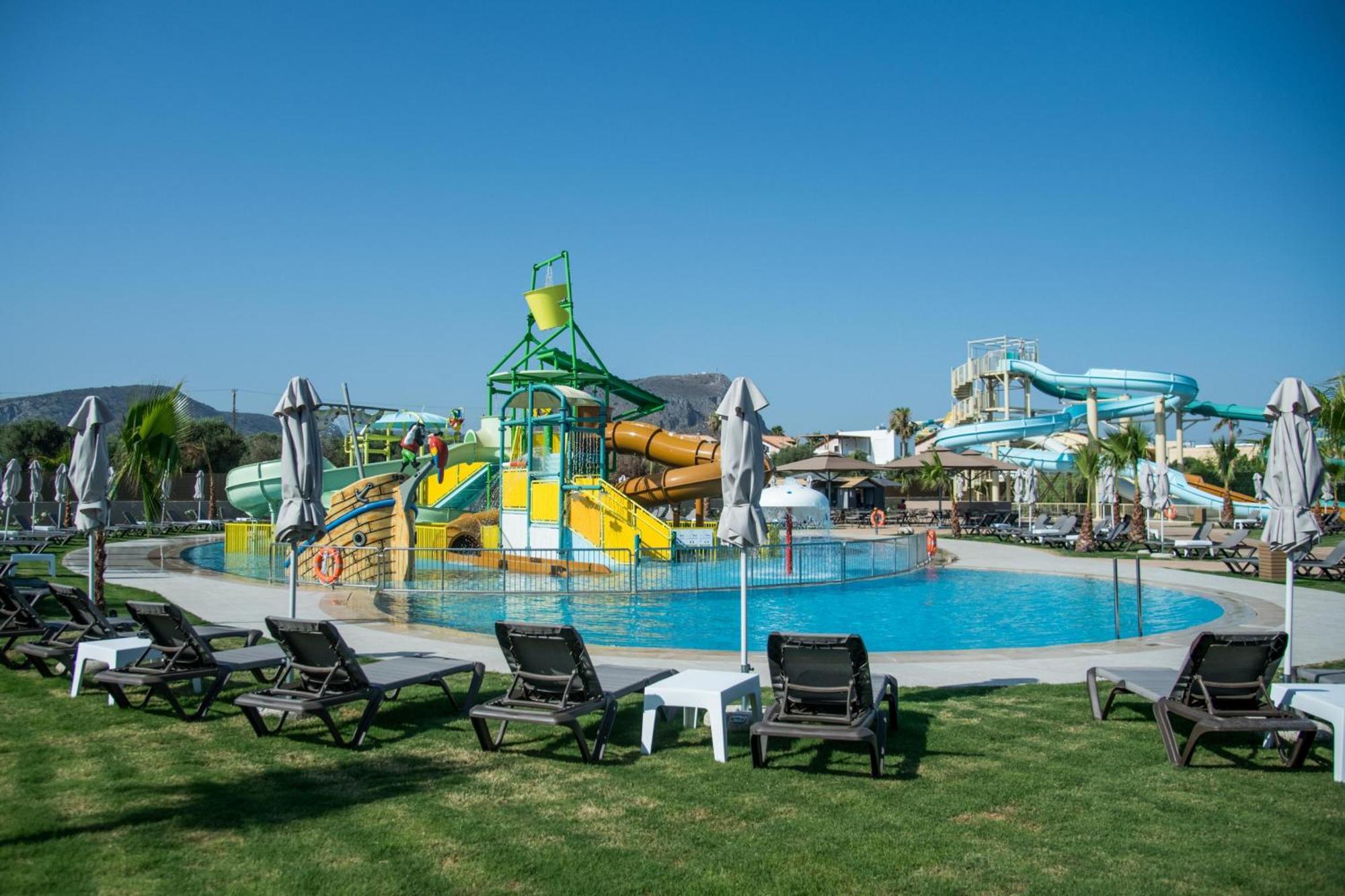 Senseana Sea Side Resort & Aquadventure 阿纳利普西 外观 照片