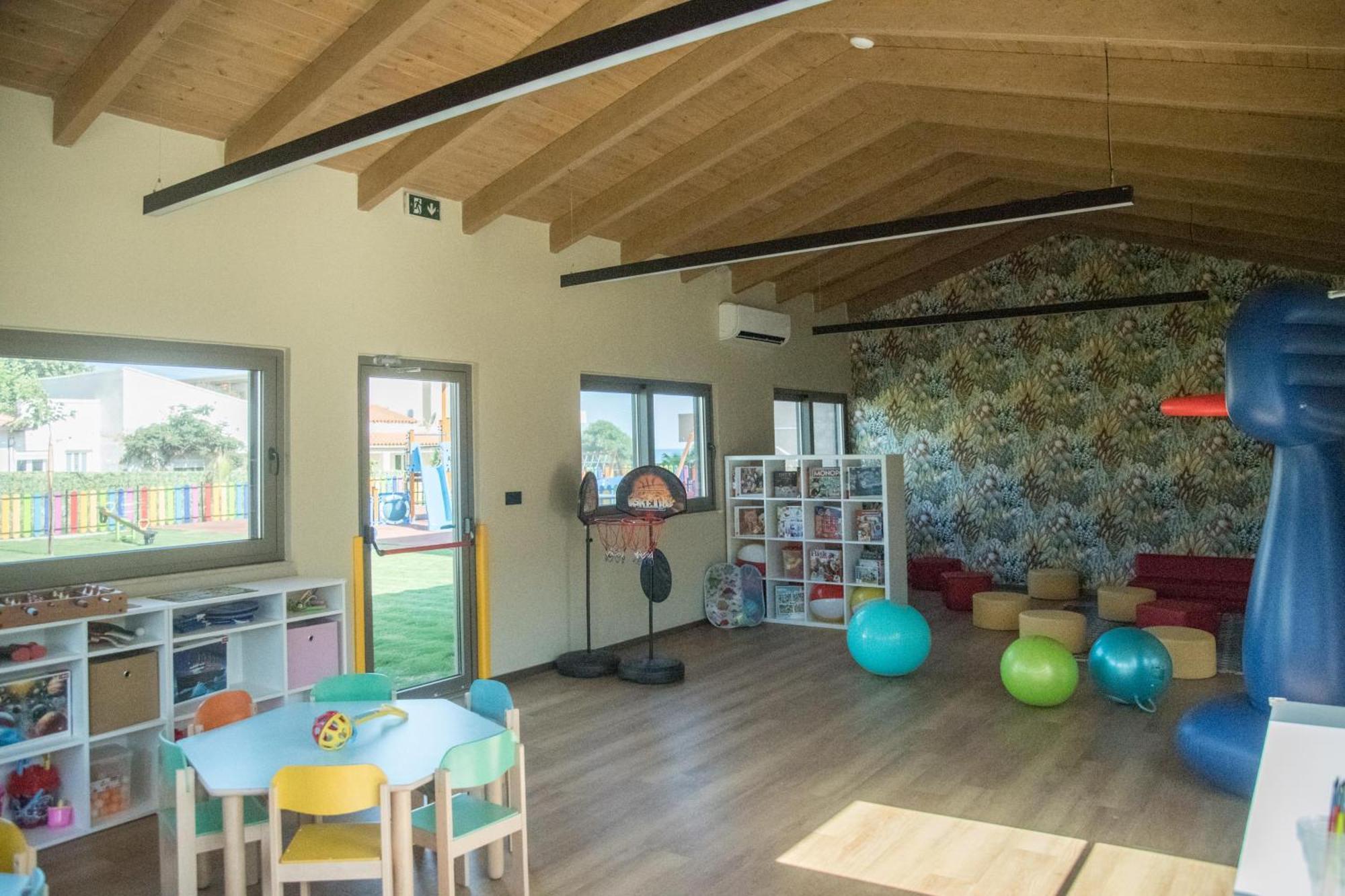 Senseana Sea Side Resort & Aquadventure 阿纳利普西 外观 照片