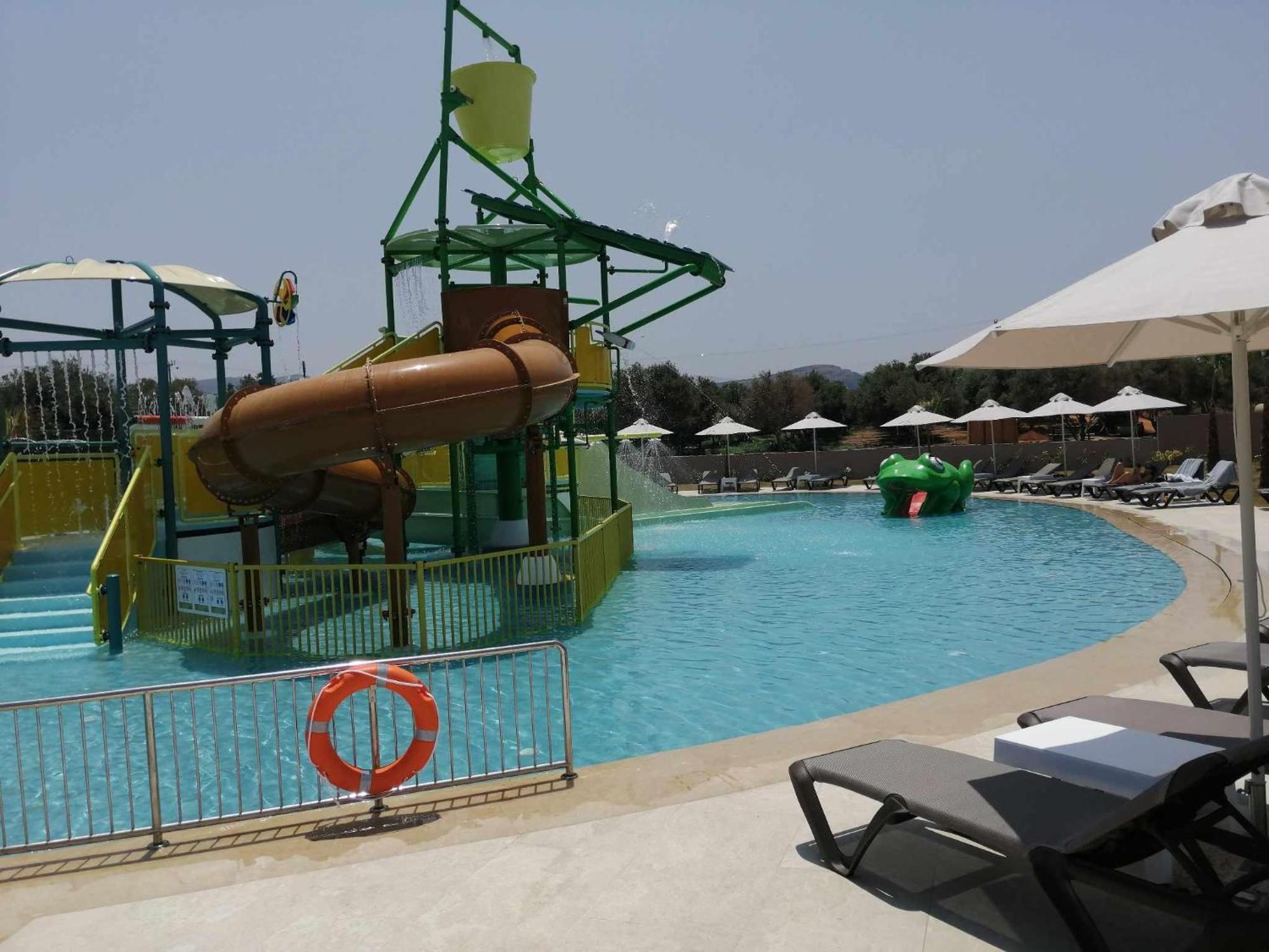 Senseana Sea Side Resort & Aquadventure 阿纳利普西 外观 照片